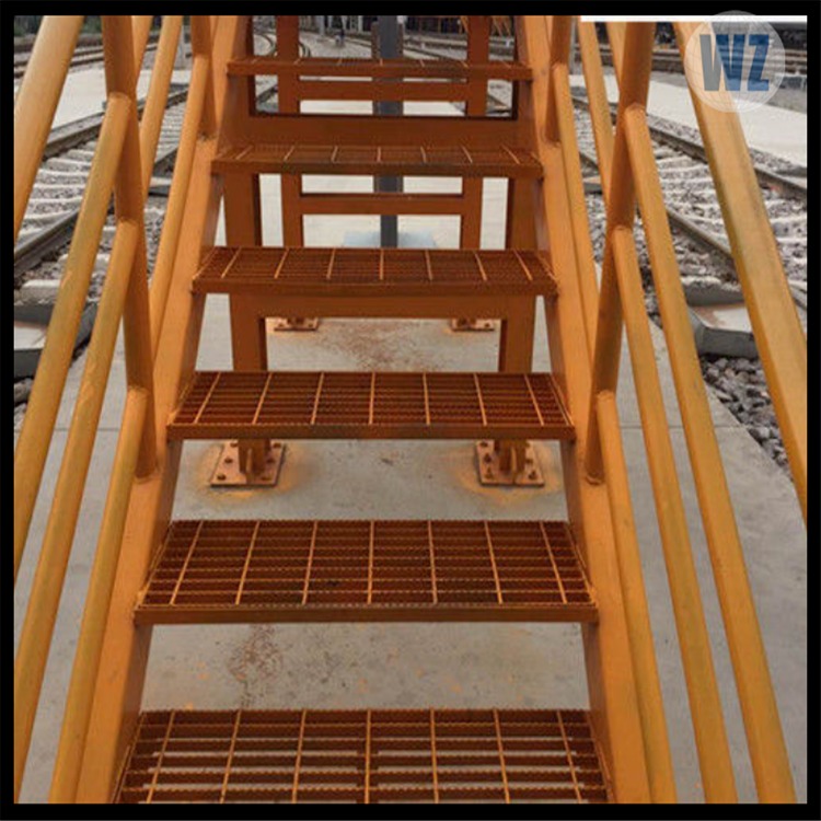 钢结构踏步板 镀锌踏步板 焊接踏步板 网众踏步厂家定制