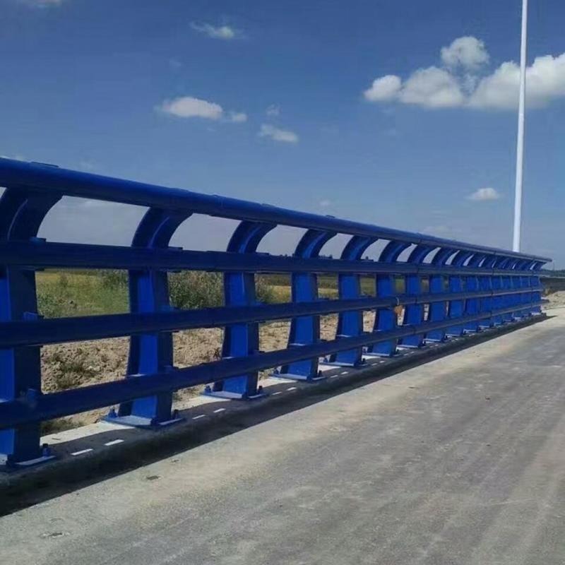金属梁柱式桥梁护栏厂家 桥梁钢护栏价格 金属桥梁护栏施工图片