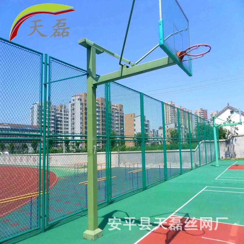 球场护栏  德普护栏  勾花网护栏  球场围栏  北京体育场围栏  篮球足球围栏图片