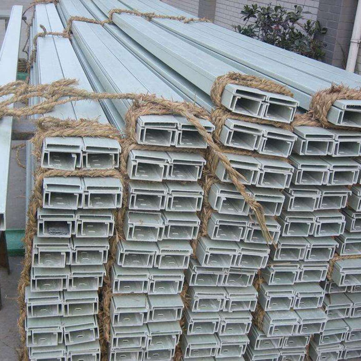 液动管缆玻璃钢电缆桥架 霈凯龙井10050mm电缆桥架生产