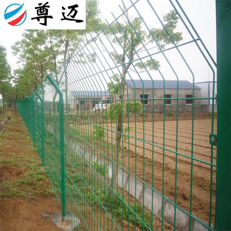 尊迈 光伏电站双边丝护栏网 养殖护栏网 养殖围网 场地防护网 果园围栏网厂家