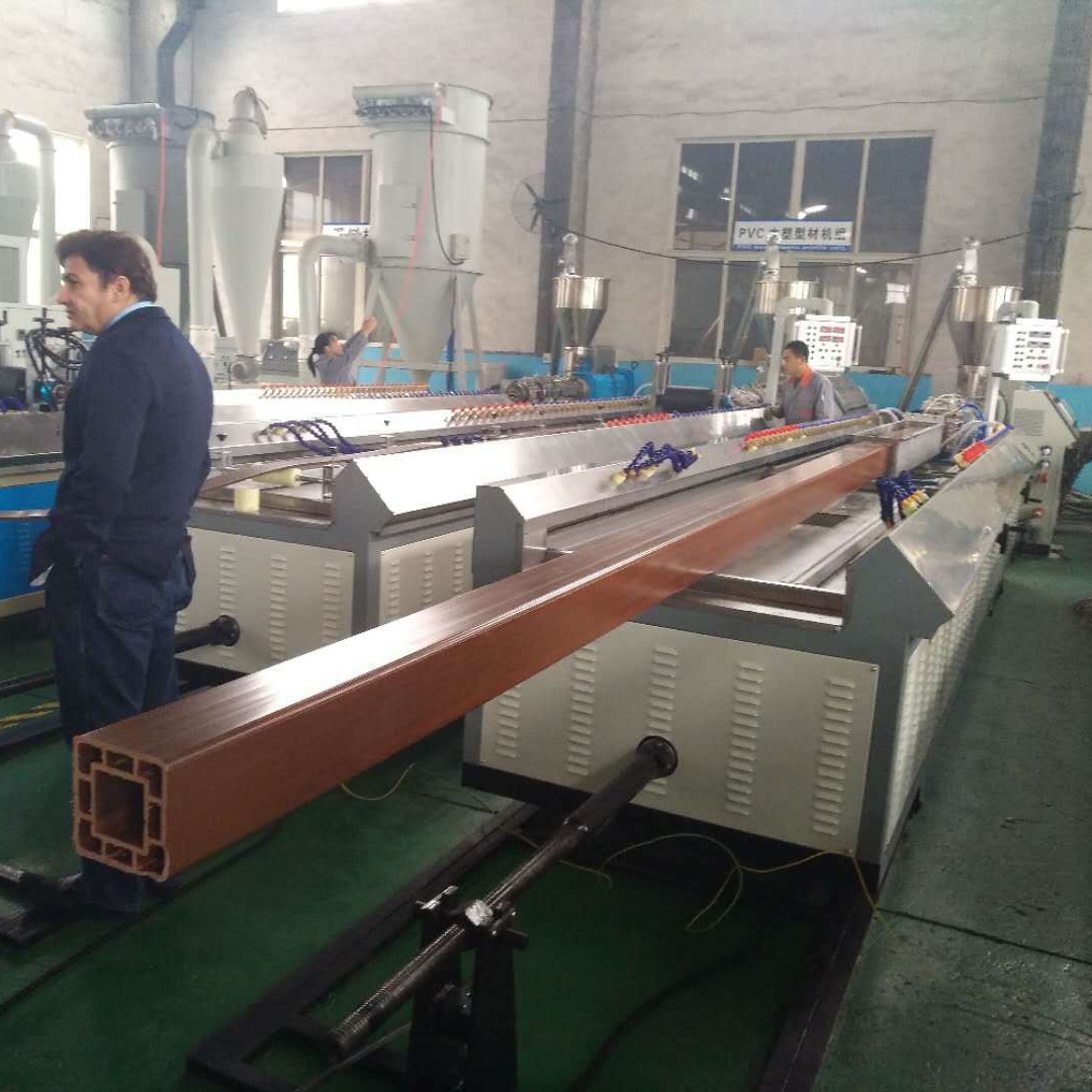 PE木塑地板设备 木塑栈道护栏生产线 木塑凉亭花箱机器生产厂家