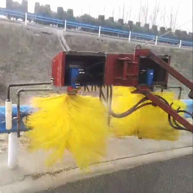 达沃厂家生产 滚刷式智能护栏清理机  道路护栏自动清理机