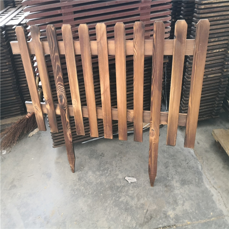 湖北枣阳竹栅栏碳化木桩施工