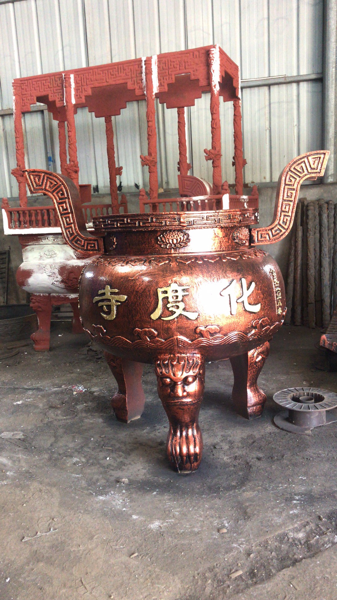 香炉供应铸铁圆形平口香炉铸铁圆形六龙柱香炉图片