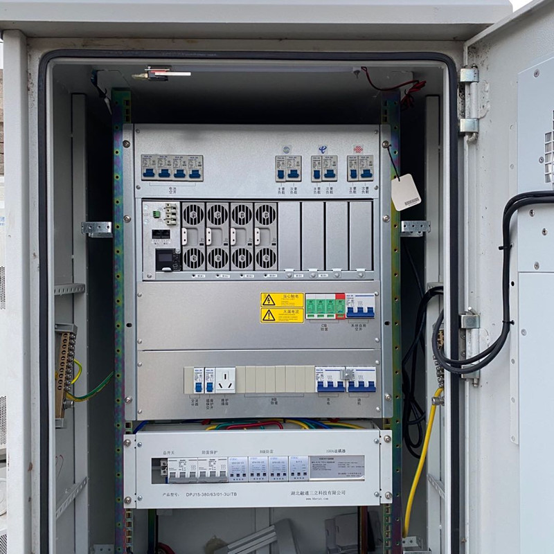 华西区域室外一体化电源机柜配400A嵌入式系统质量 室外一体化电源机柜配置400A系统上下开门双空调