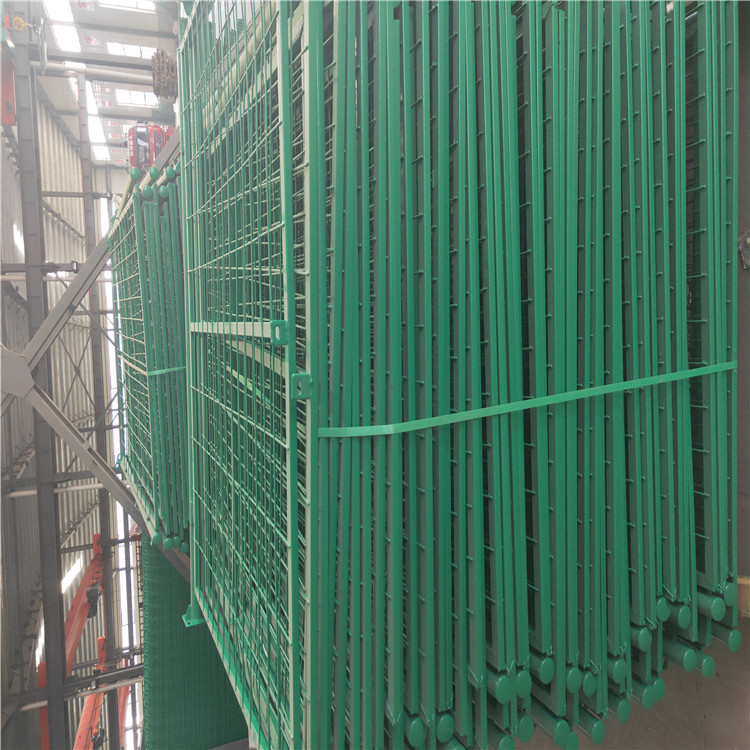 生产厂家 镀锌护栏网 双边丝护栏网 浸塑铁丝网