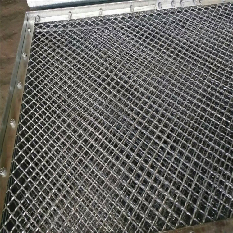 中峰销售 球场铁丝护栏网 篮球场地护栏 门球场护栏