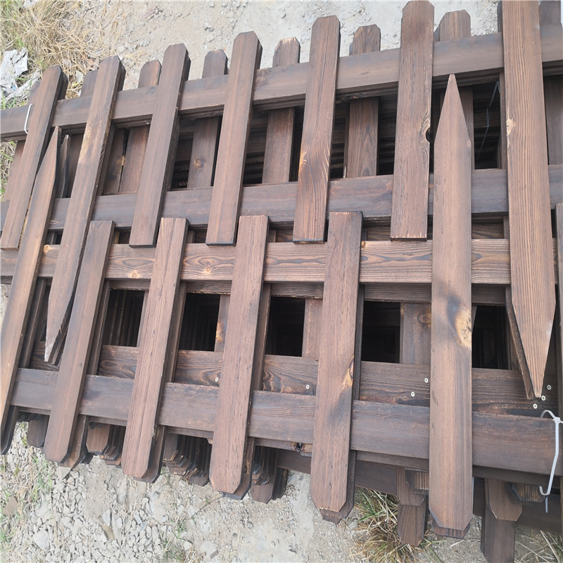 湖北枣阳竹栅栏碳化木桩施工
