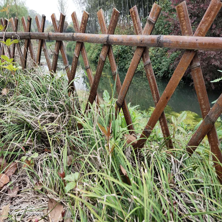 平顶山舞钢市汝州市竹子围栏栏杆 木围栏厂 竹子栅栏样式