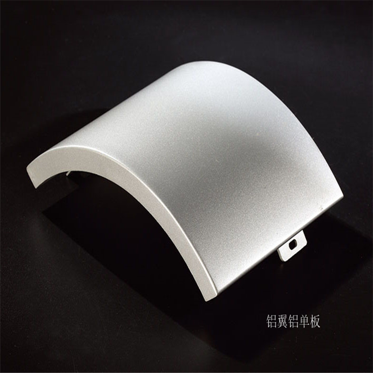 铝板制作厂家_白色烤漆铝单板_铝单板批发商