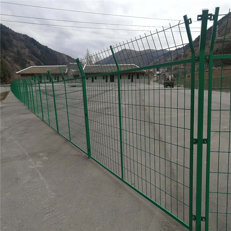 公路护栏 公路护栏网 钢板网护栏 围挡