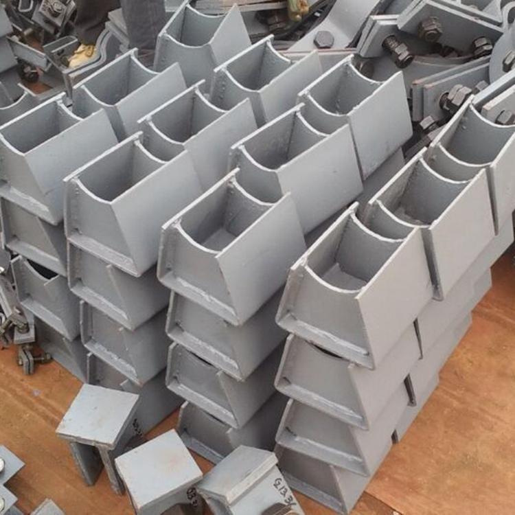 河南厂家批发 D7焊接横担 109夹式管座 可来图定制