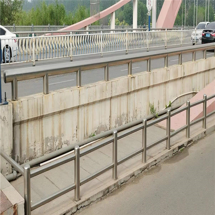 东营 钢结构护栏栏杆 不锈钢复合管 安全系数高 山东大泰东营钢结构护栏栏杆