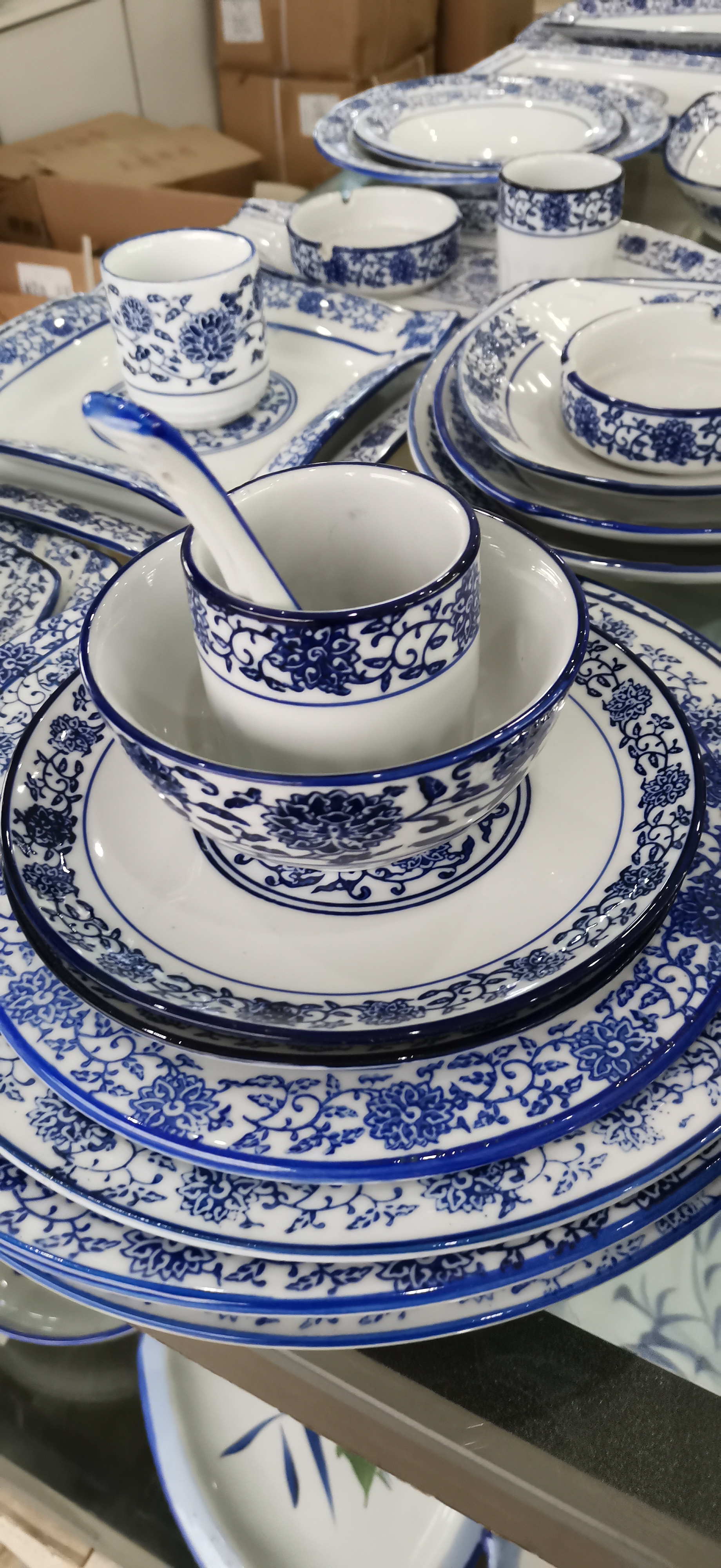 中国风青花瓷四件套礼品 亮丽陶瓷家用碗盘碟套装礼品瓷生产商供应