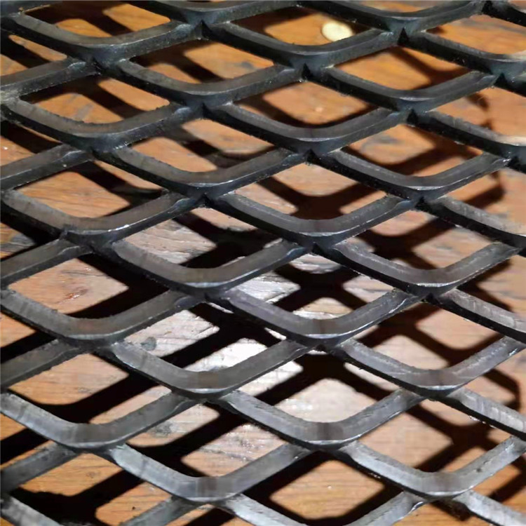 銮基供应 脚踏钢板网 铁路防护用钢板网标准 钢板网厂