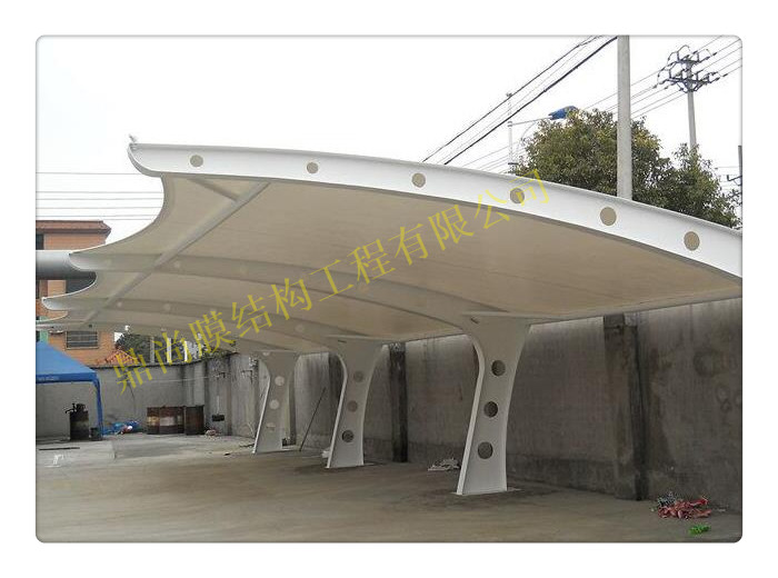 东莞膜结构车棚的膜是材质 停车棚设计图片