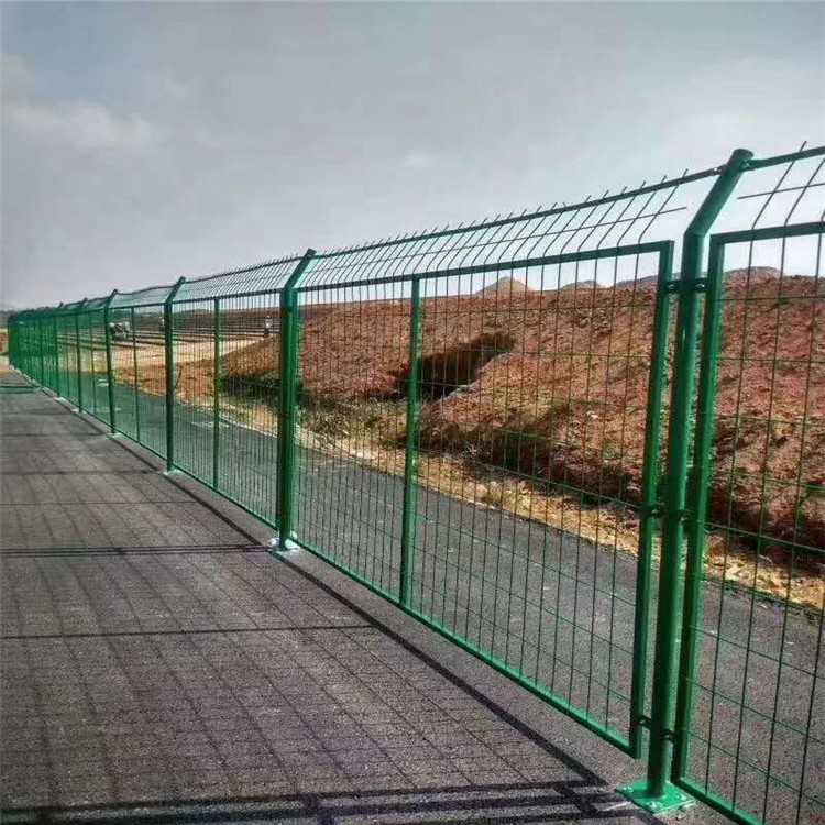 古道-钢丝护栏网-钢板网护栏-围挡
