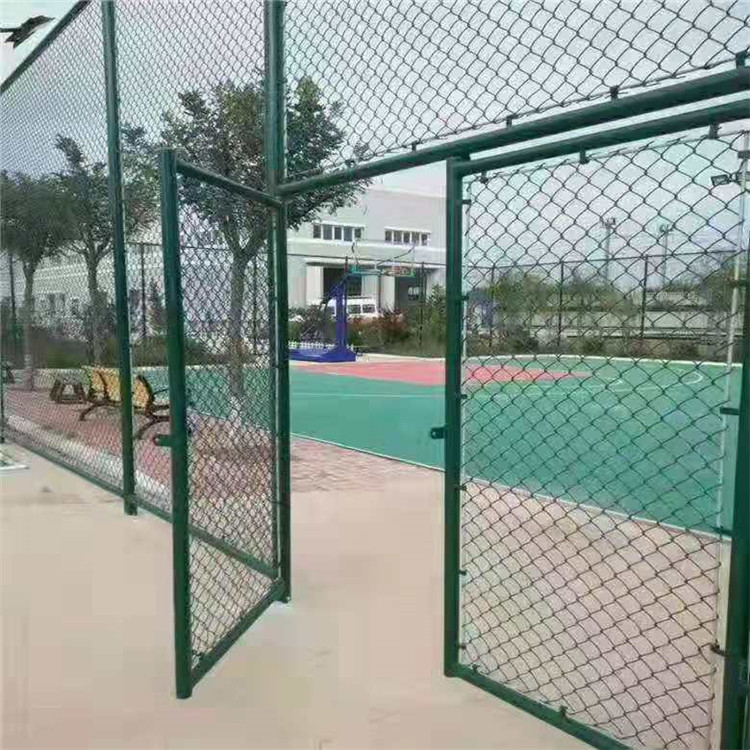 镀锌喷塑 运动场围网 球场围网厂家 组装围网