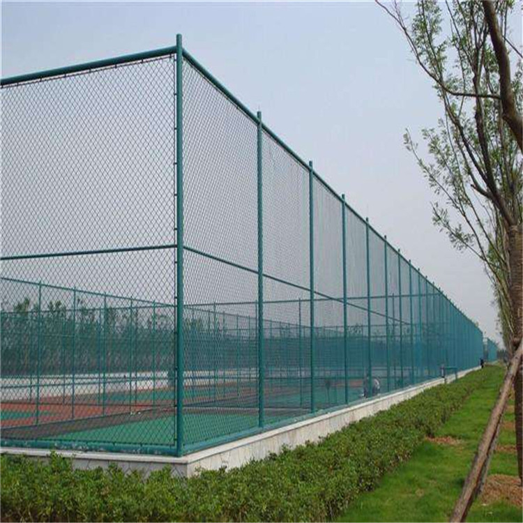 操场围栏网 篮球场围网 包塑围网