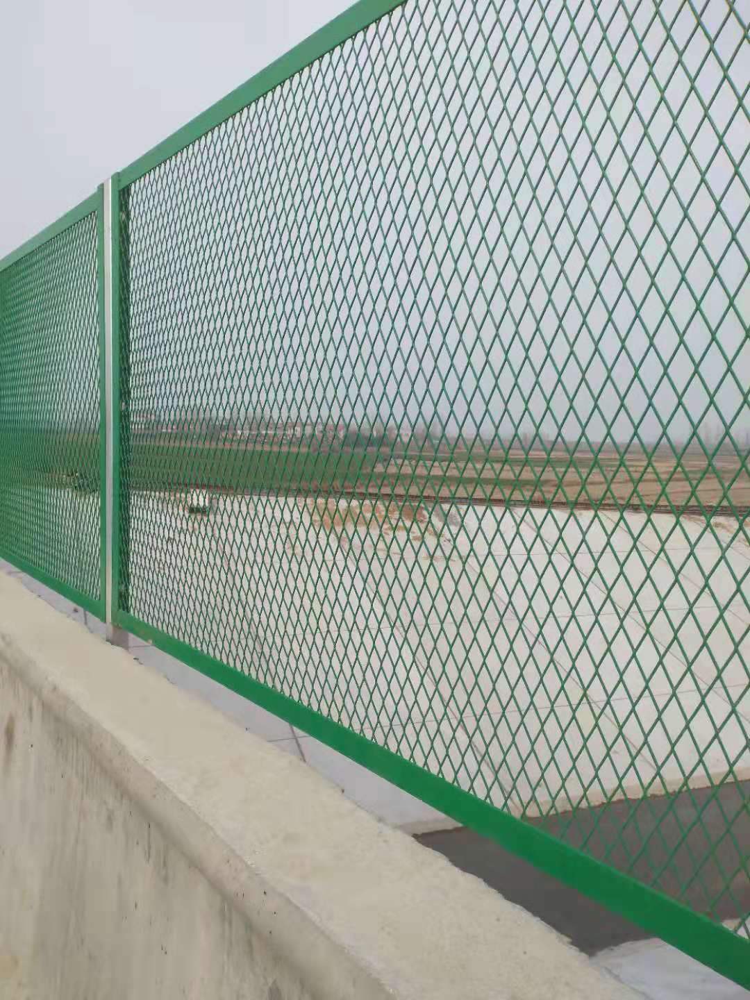 镀锌喷塑 组装球场围网 勾花围栏围网 没有中间商