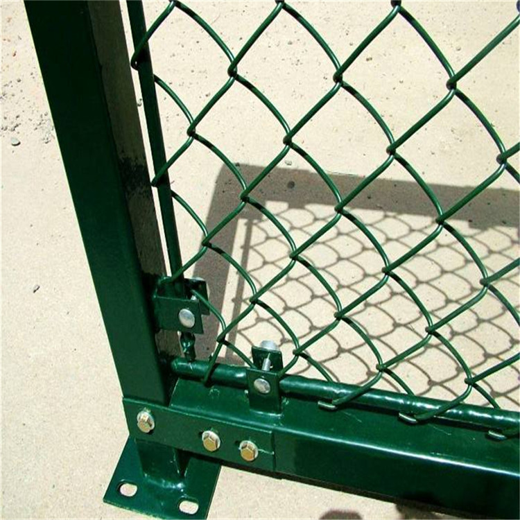 球场围网 球场勾花护栏网 运动场围网厂