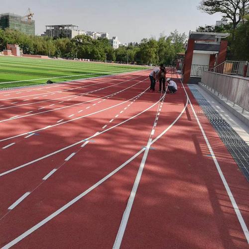 广西柳州塑胶跑道施工工艺 混合型（喷面型）跑道