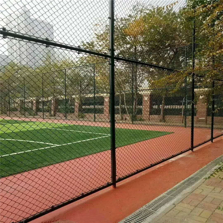 镀锌包塑 组装式体育场围网 镀锌喷塑球场围网 4米高