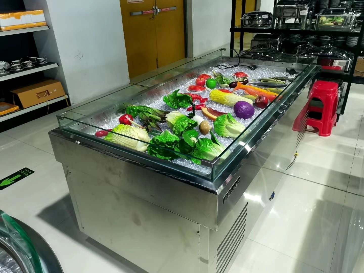商用凉菜柜水果捞保鲜柜平面商用海鲜商用阶梯果切保鲜柜未来雪图片