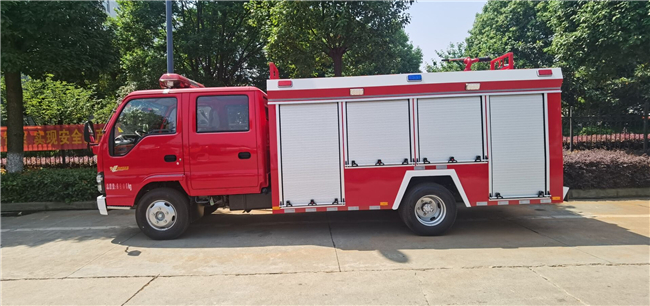 消防洒水车 深圳东风5吨消防洒水车价格