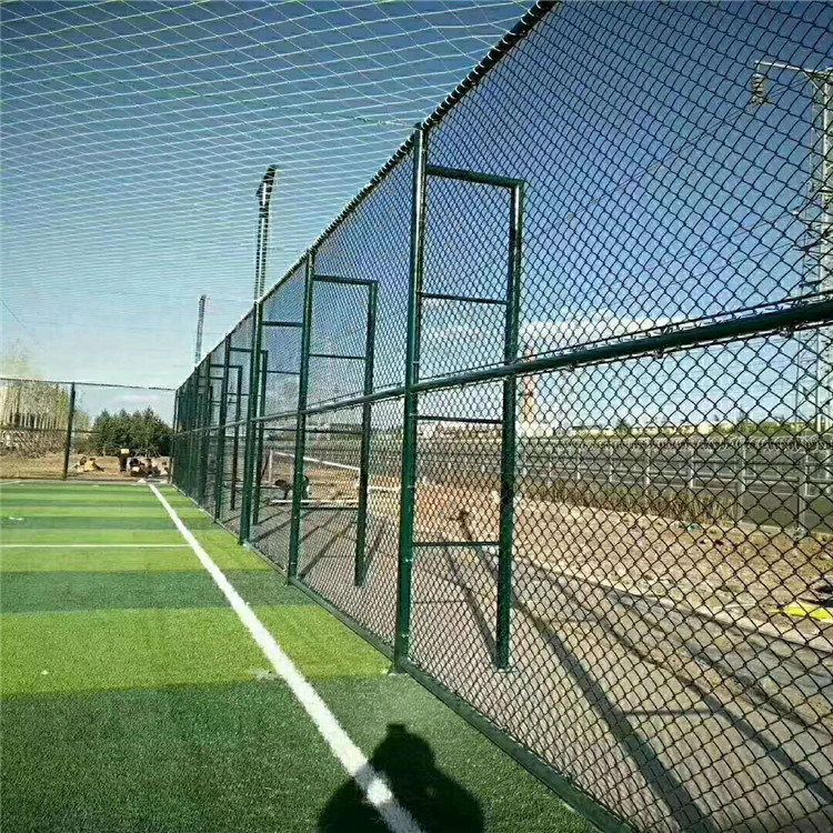 河北 组装式体育场围网 勾花围栏围网 4米高